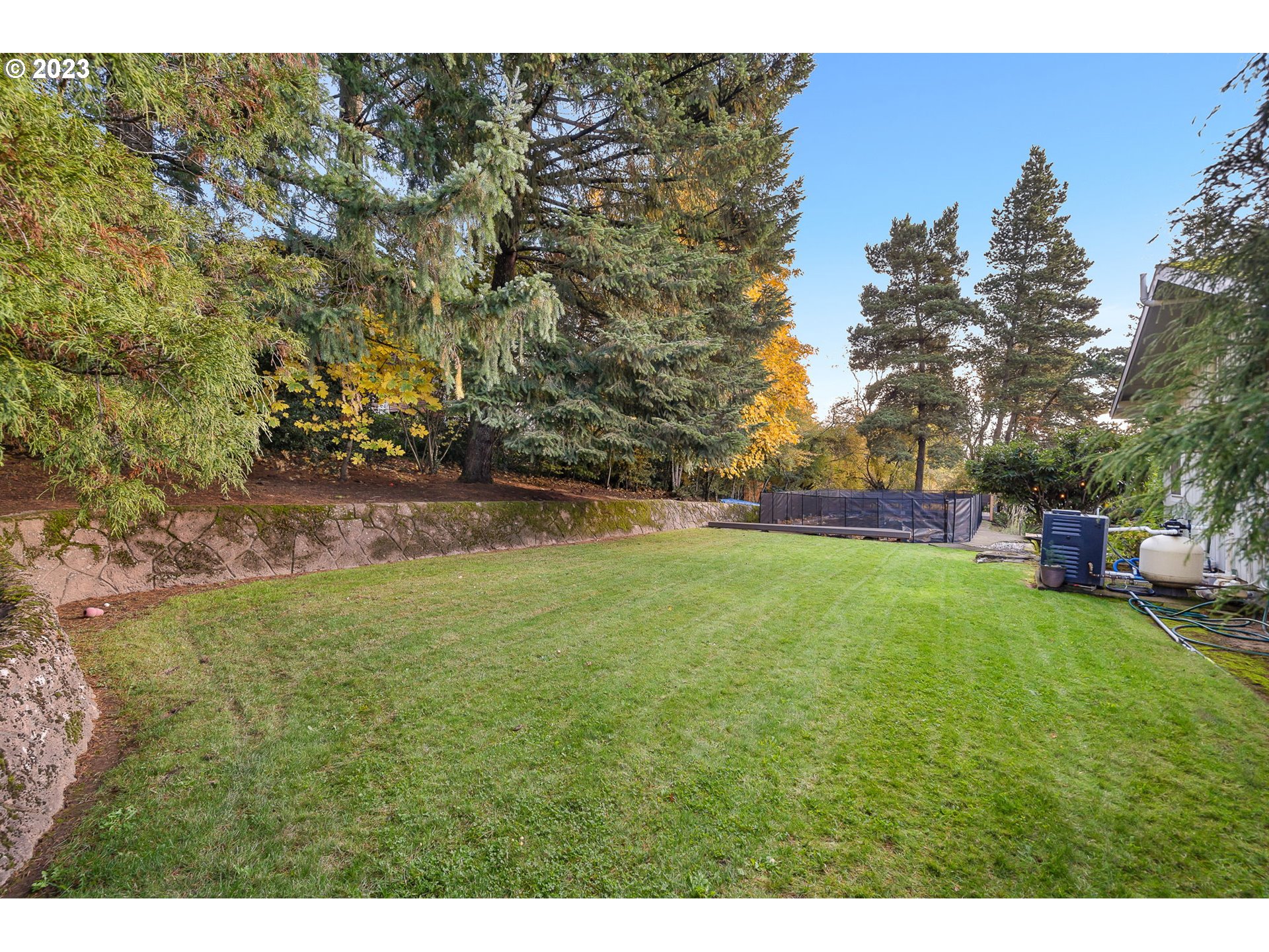 10186 SE CHAMPAGNE LN