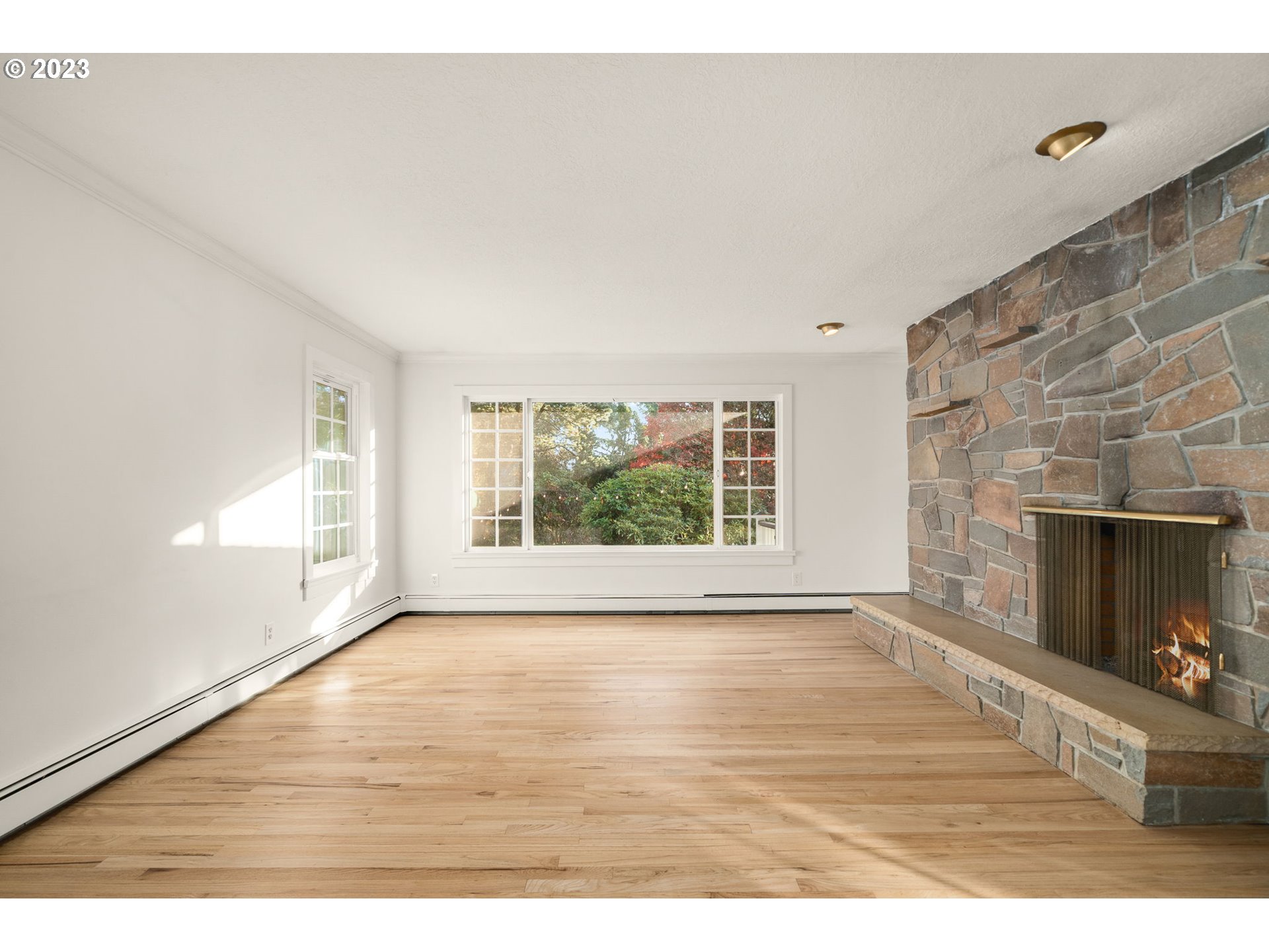 10186 SE CHAMPAGNE LN