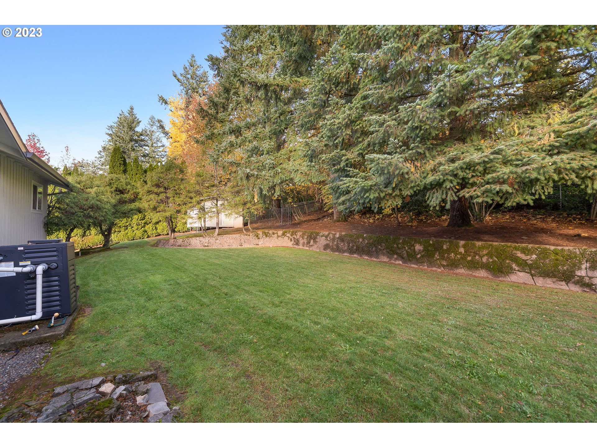 10186 SE CHAMPAGNE LN