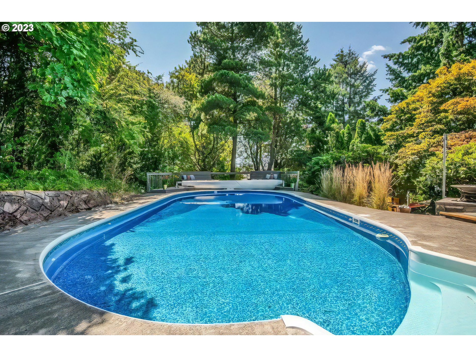 10186 SE CHAMPAGNE LN