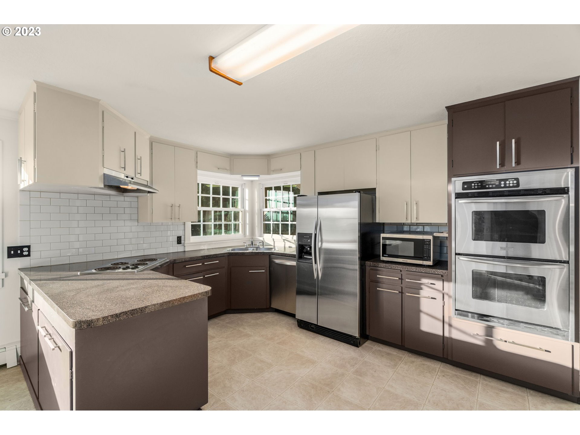 10186 SE CHAMPAGNE LN