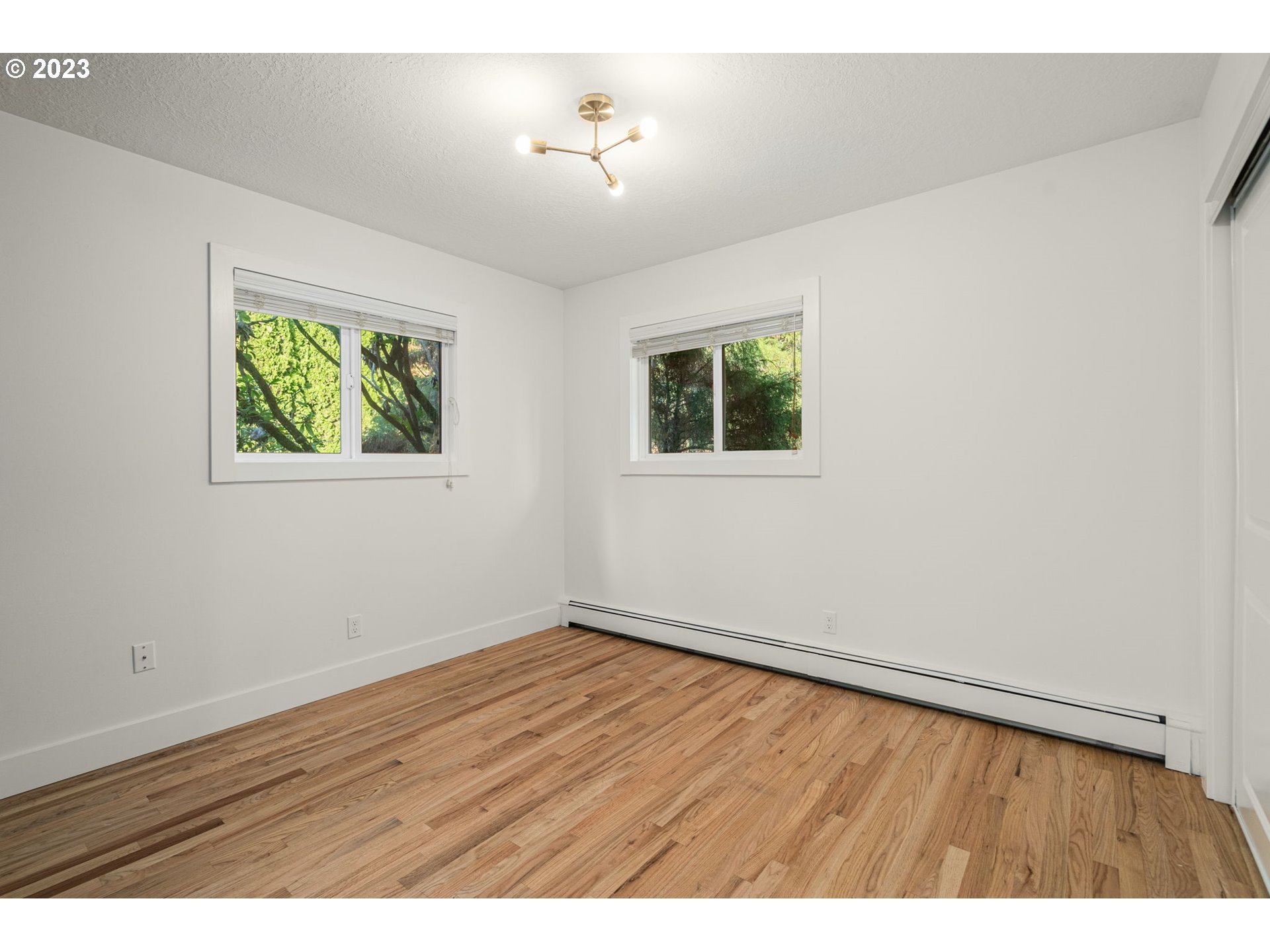 10186 SE CHAMPAGNE LN