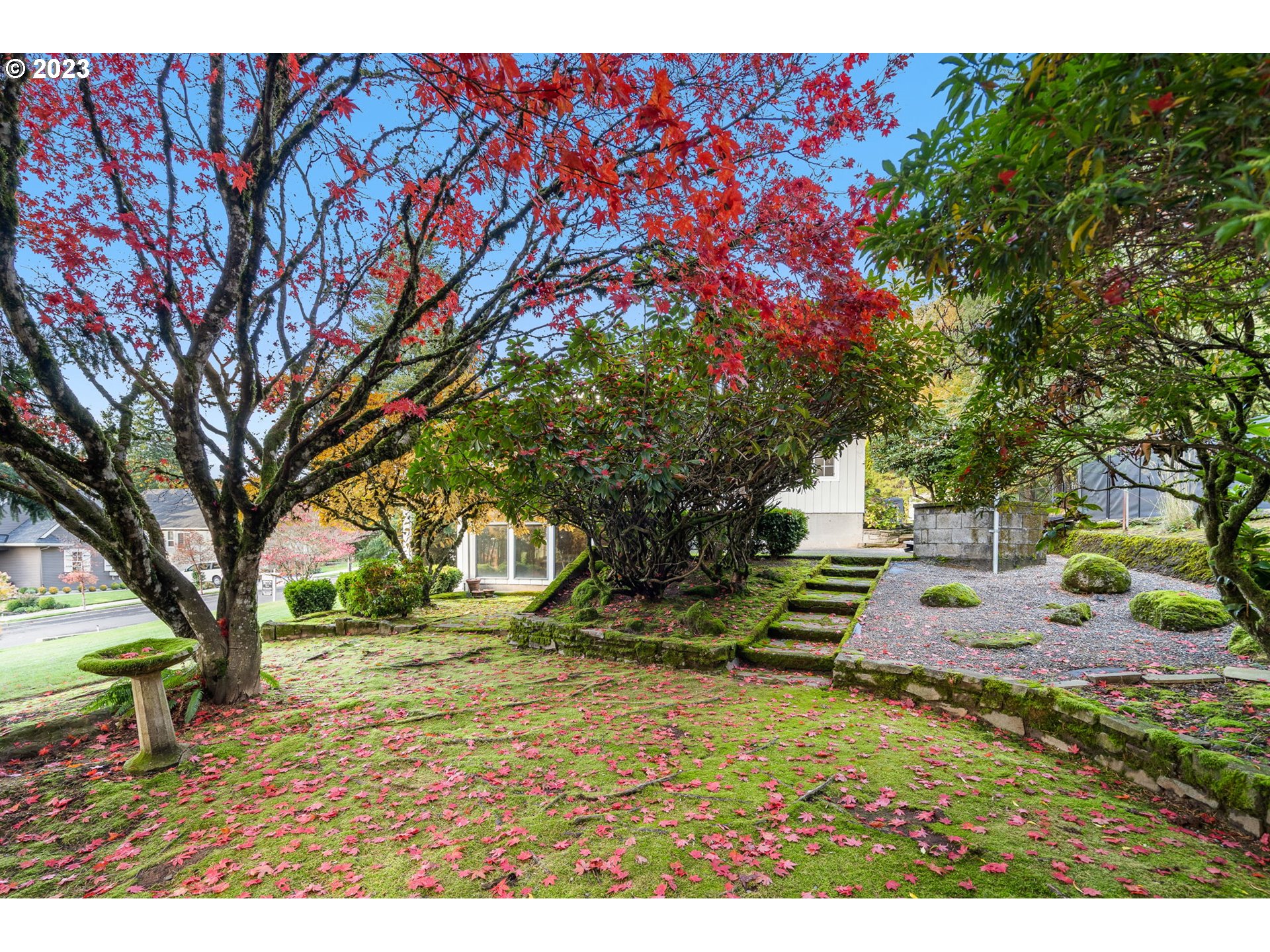 10186 SE CHAMPAGNE LN