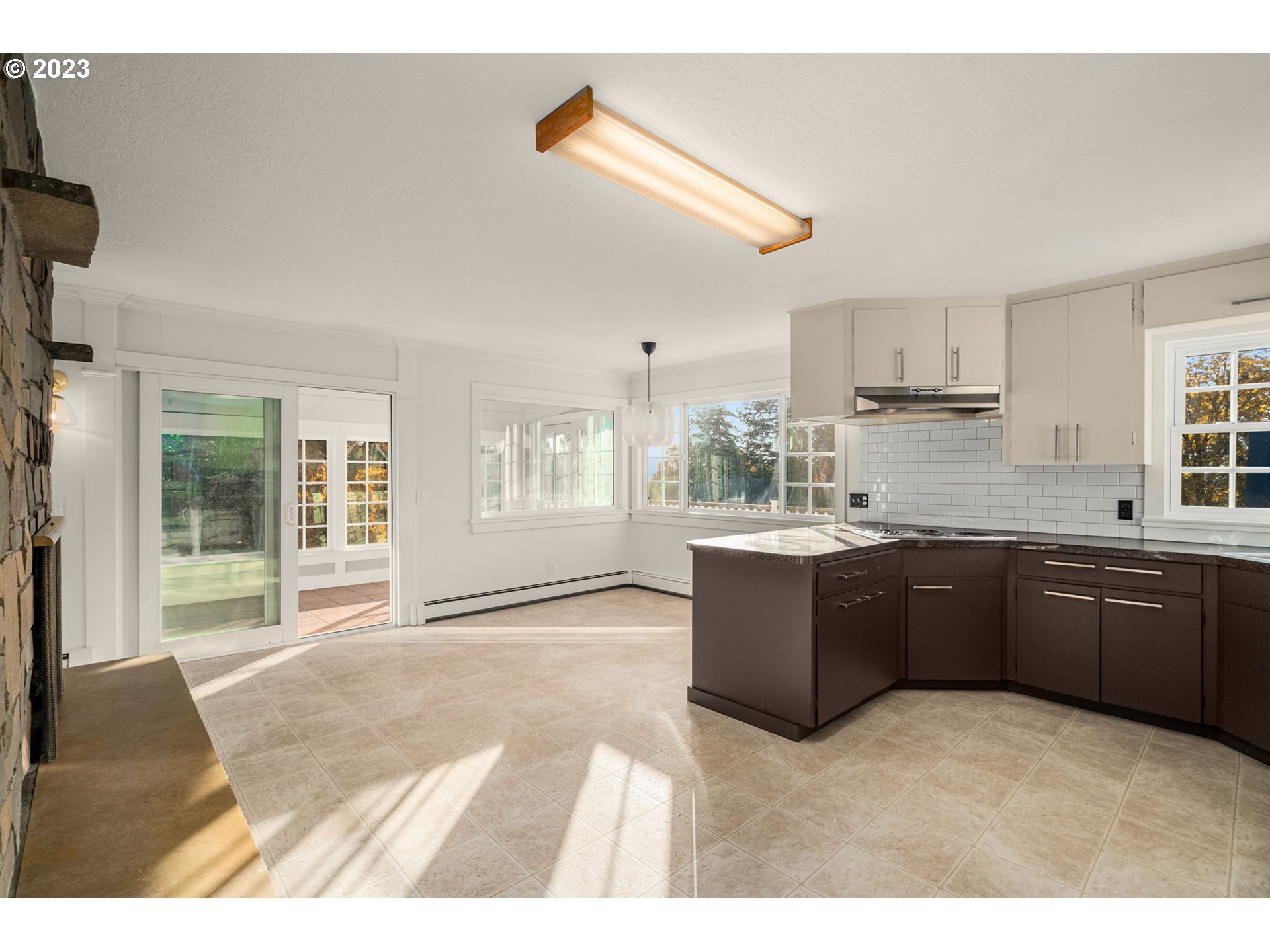 10186 SE CHAMPAGNE LN