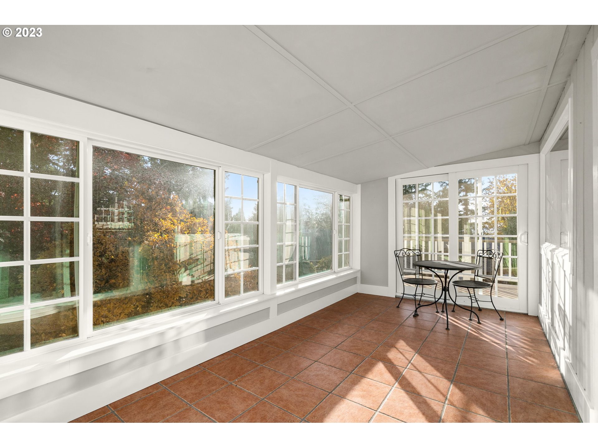 10186 SE CHAMPAGNE LN