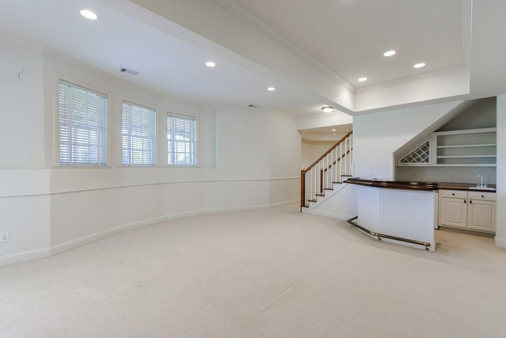 220 Jupiter Hills Point