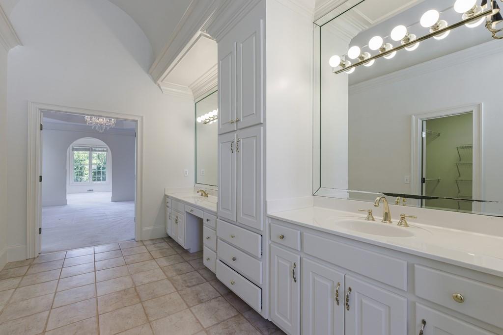 220 Jupiter Hills Point