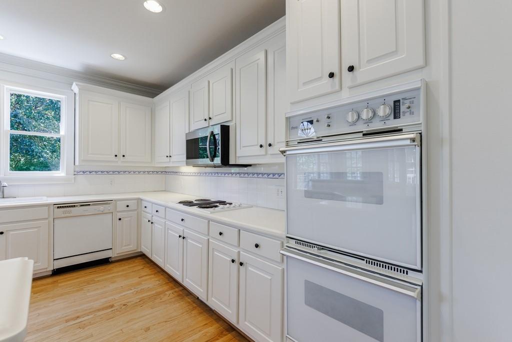 220 Jupiter Hills Point