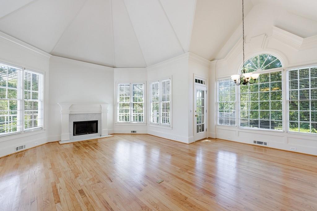 220 Jupiter Hills Point