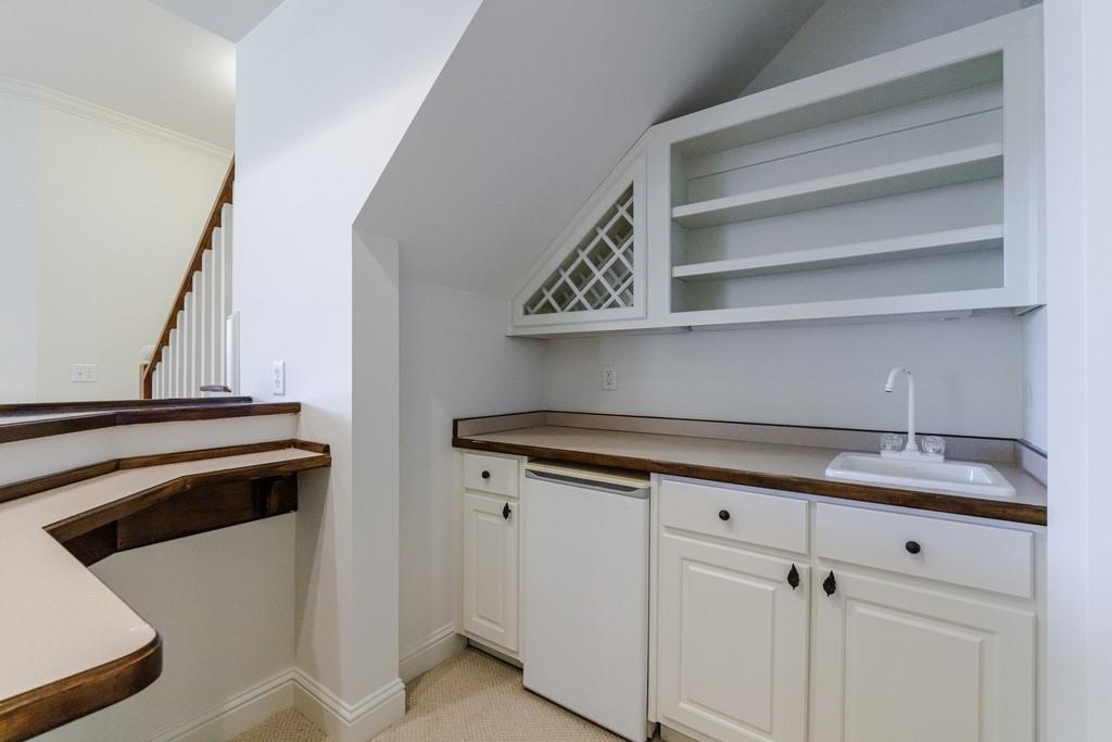 220 Jupiter Hills Point