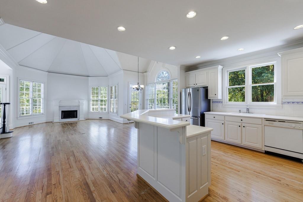 220 Jupiter Hills Point