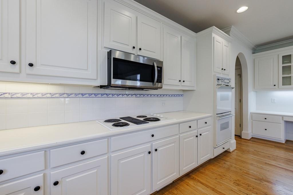 220 Jupiter Hills Point