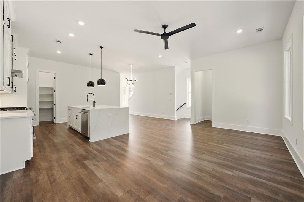 2200 Carlton Court Unit 6