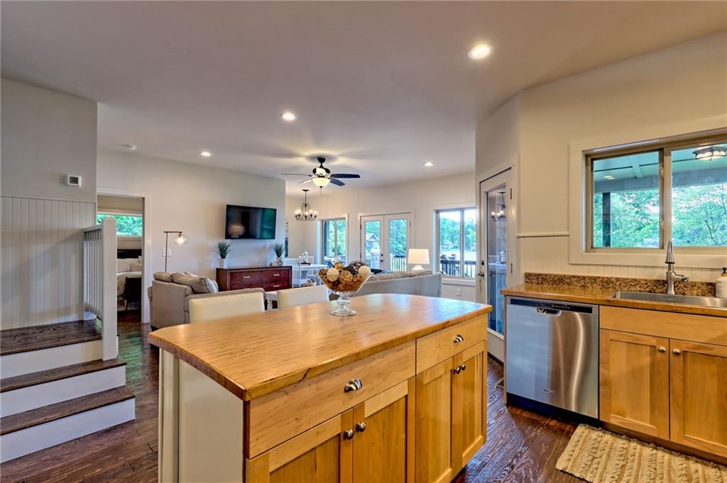 4610 Murray Cove Road