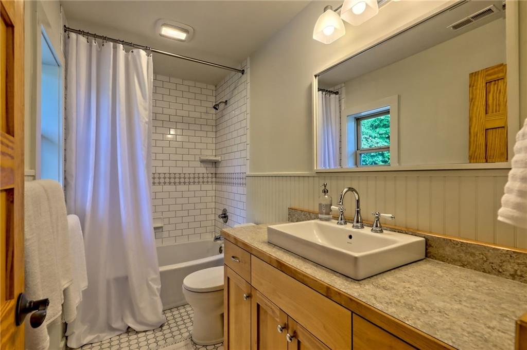 4610 Murray Cove Road