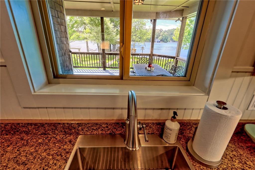 4610 Murray Cove Road