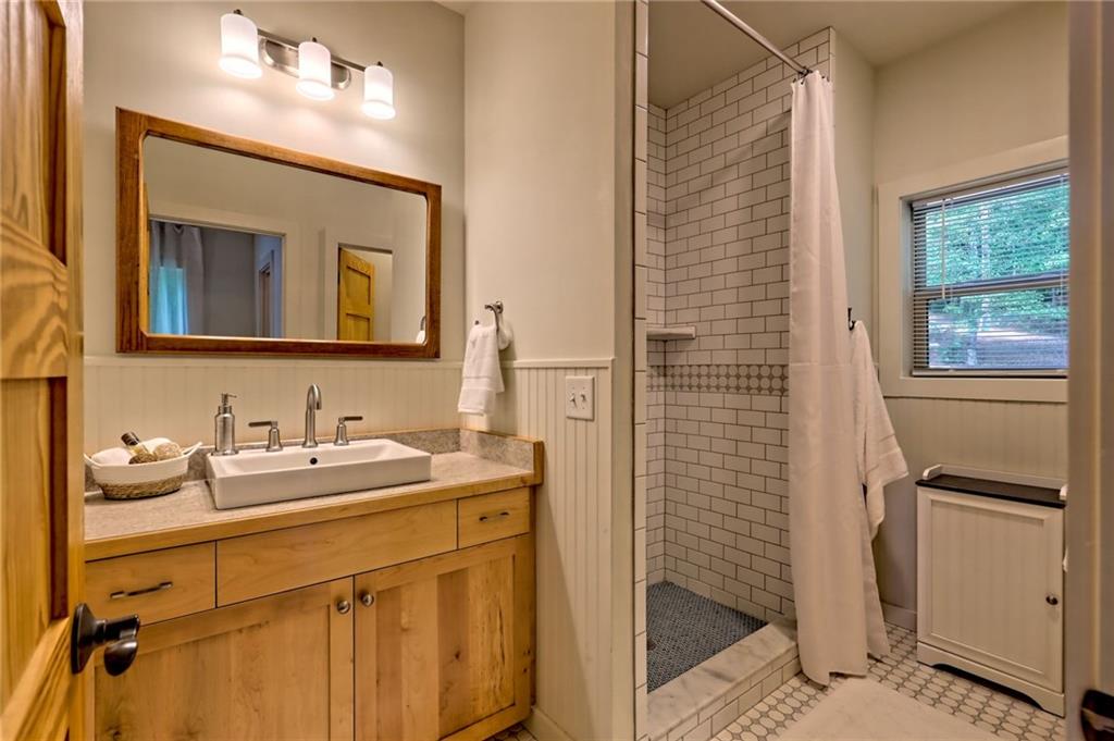 4610 Murray Cove Road