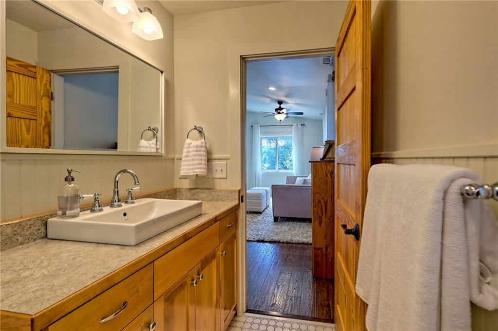 4610 Murray Cove Road