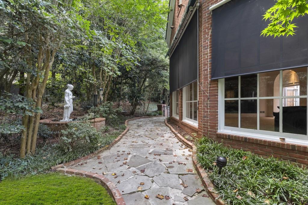 1120 Heards Ferry Road