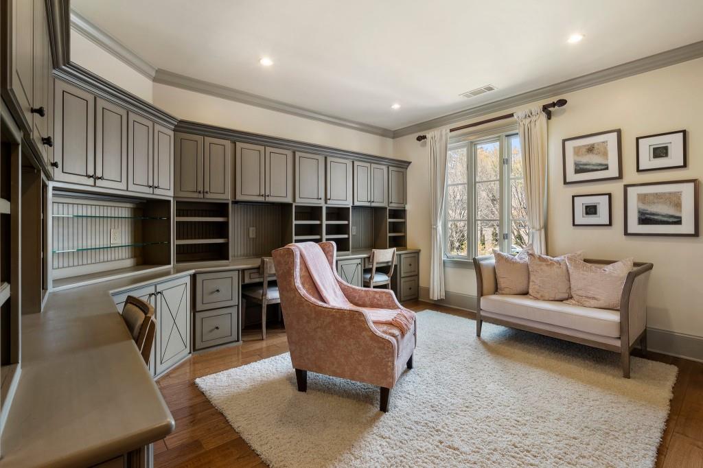 290 Ardsley Lane