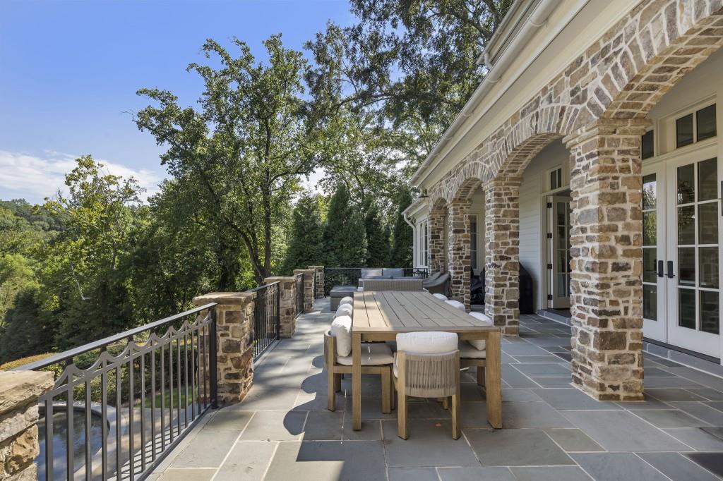 4975 Peachtree Dunwoody Road