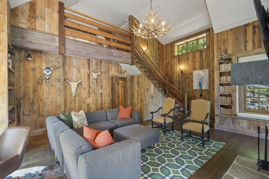 4975 Peachtree Dunwoody Road