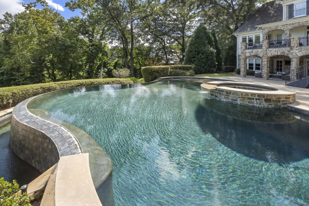 4975 Peachtree Dunwoody Road