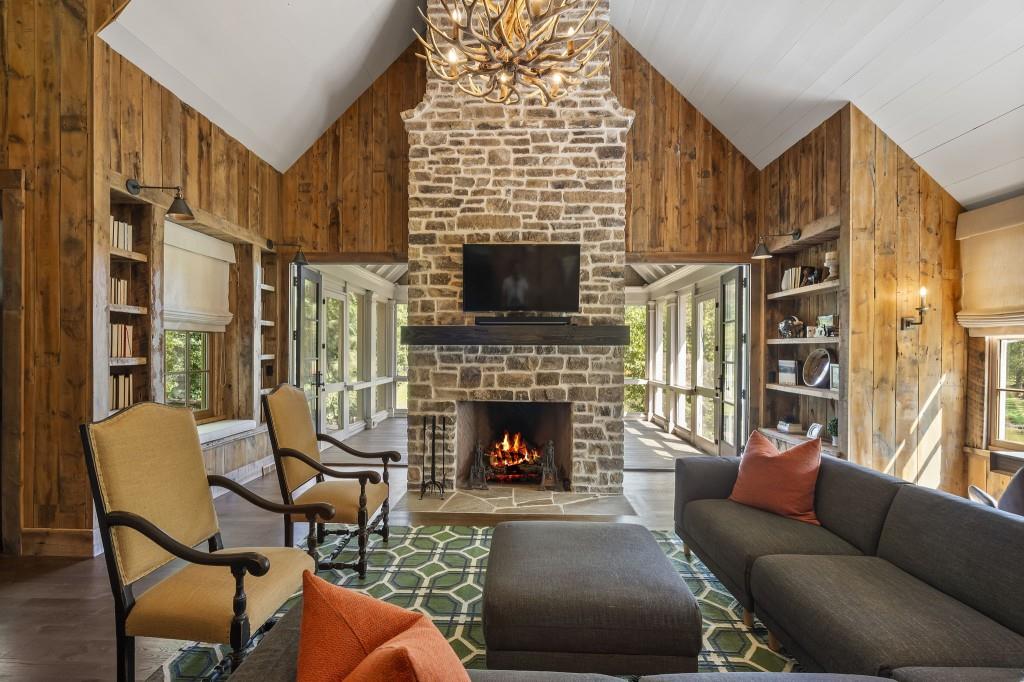 4975 Peachtree Dunwoody Road