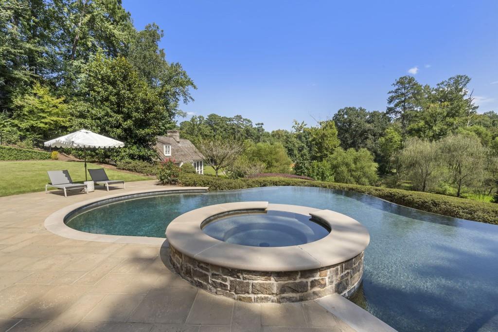 4975 Peachtree Dunwoody Road