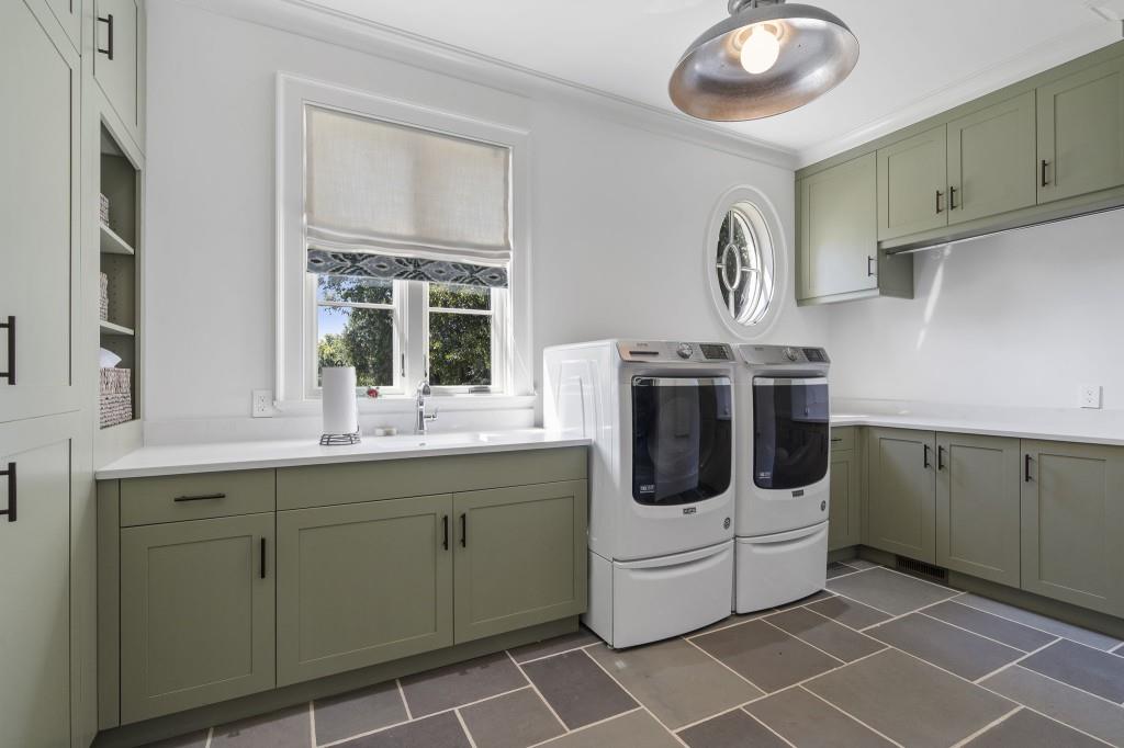 4975 Peachtree Dunwoody Road