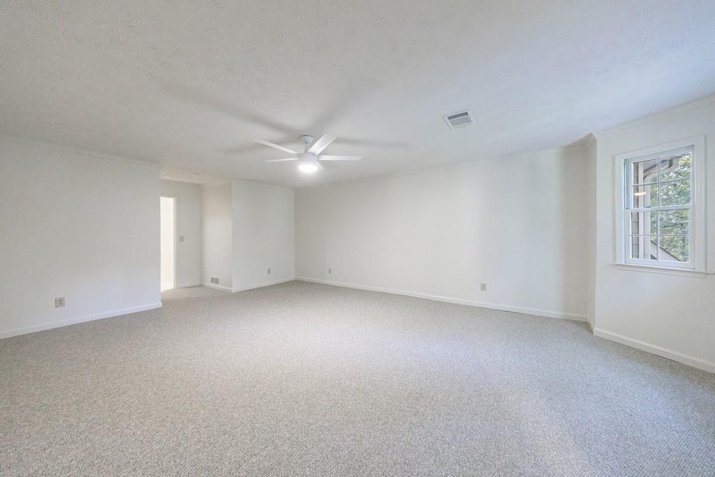 1414 Oakridge Circle