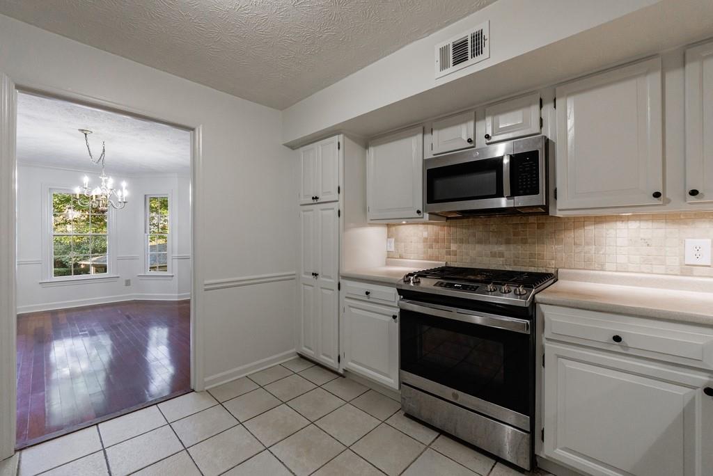 1414 Oakridge Circle