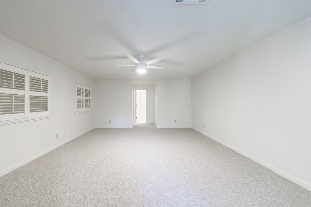 1414 Oakridge Circle