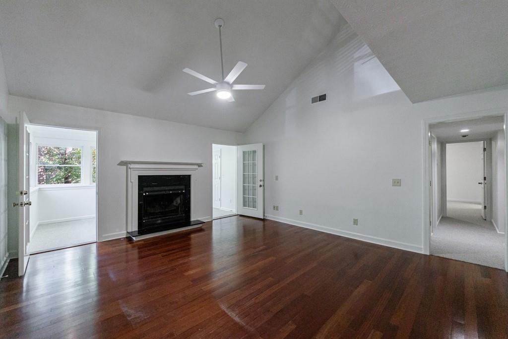 1414 Oakridge Circle