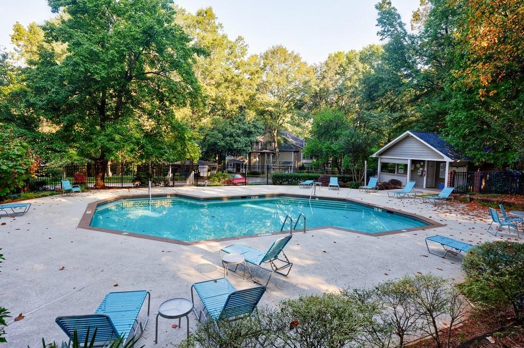 1414 Oakridge Circle