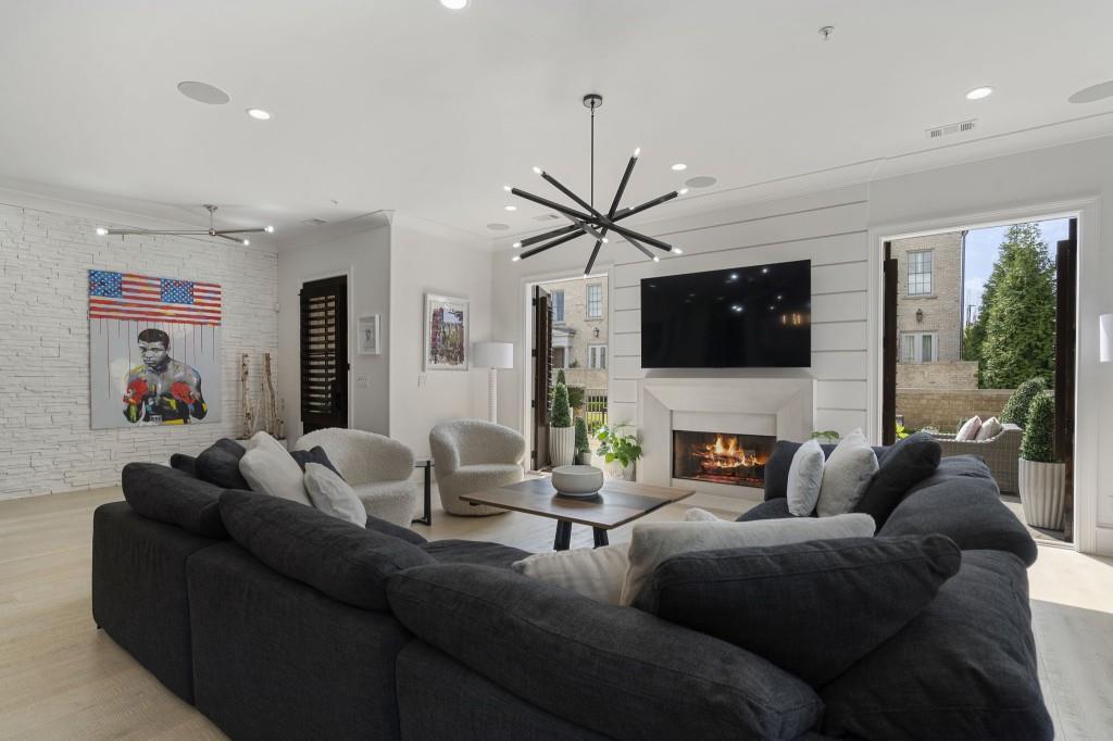 132 Grand Crescent