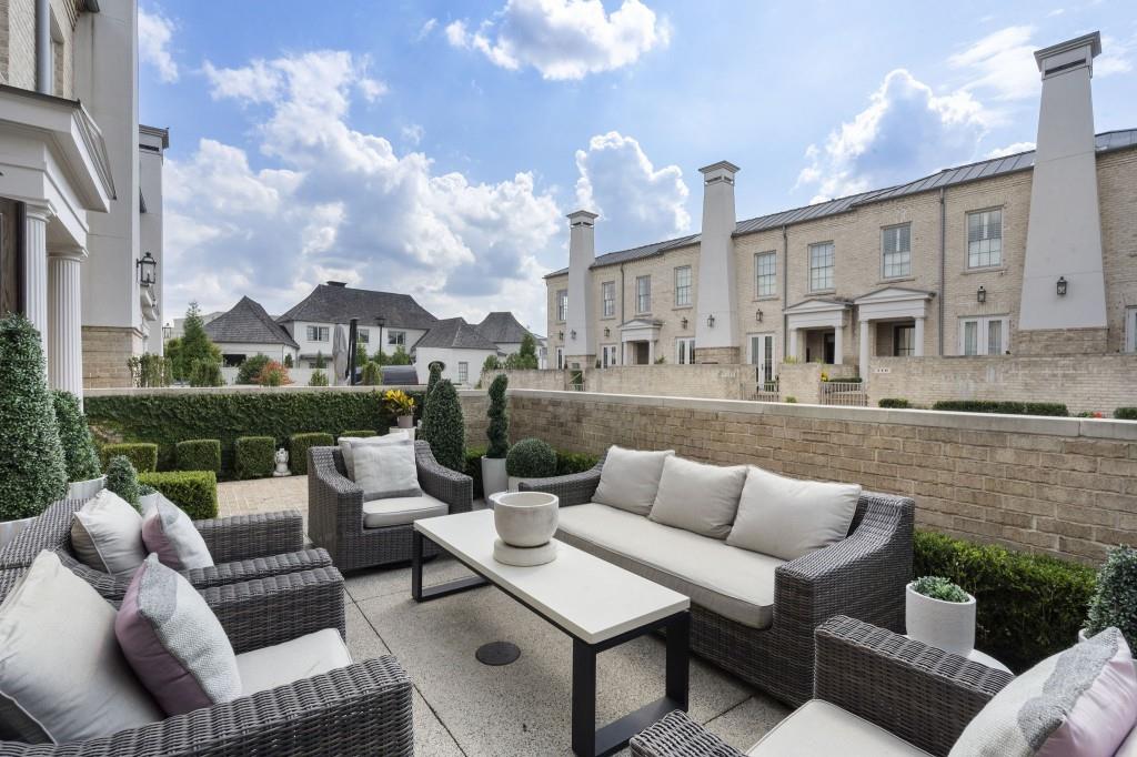 132 Grand Crescent