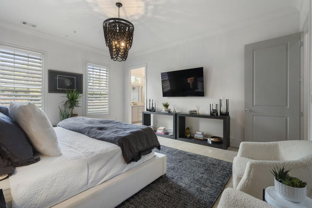 132 Grand Crescent