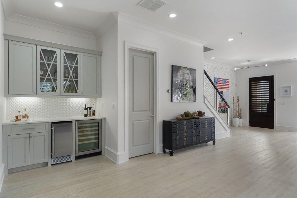 132 Grand Crescent