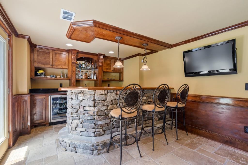 4250 Old Oak Trace