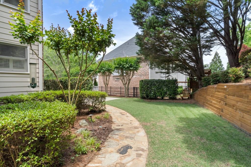 4250 Old Oak Trace