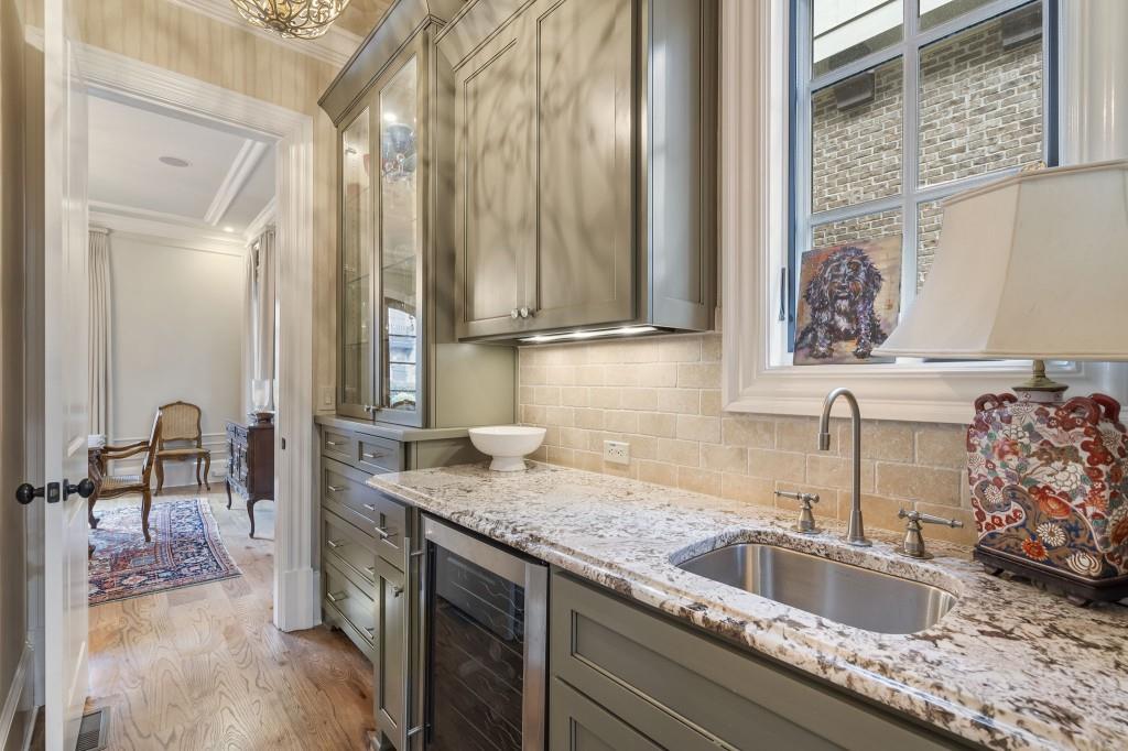 3769 Paces Lookout Circle