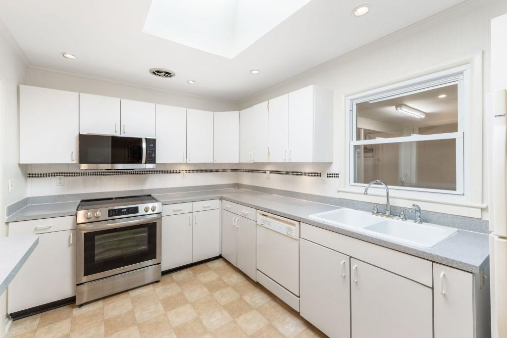 3143 Merrick Drive NE