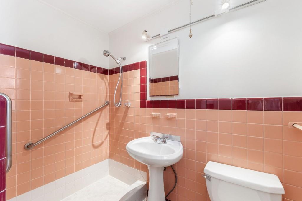 3143 Merrick Drive NE