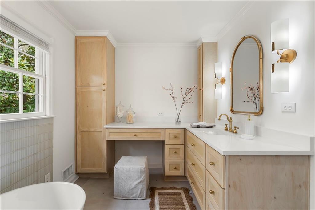 6615 Williamson Drive