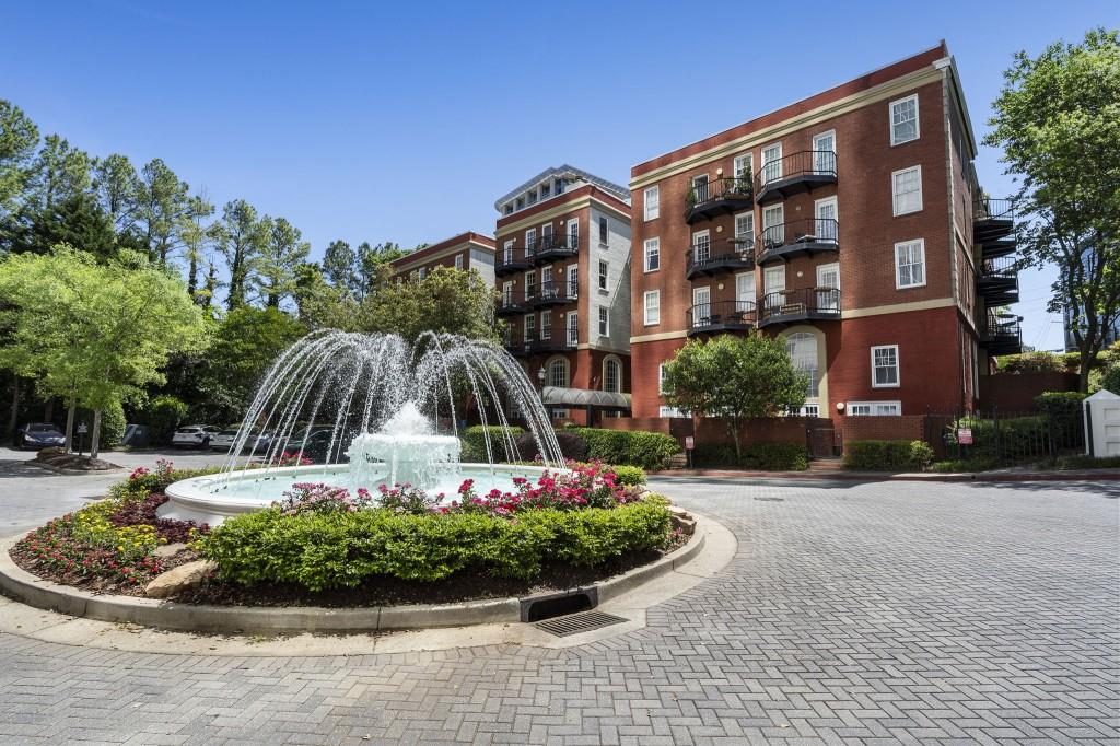 2840 Peachtree Road NW Unit 406