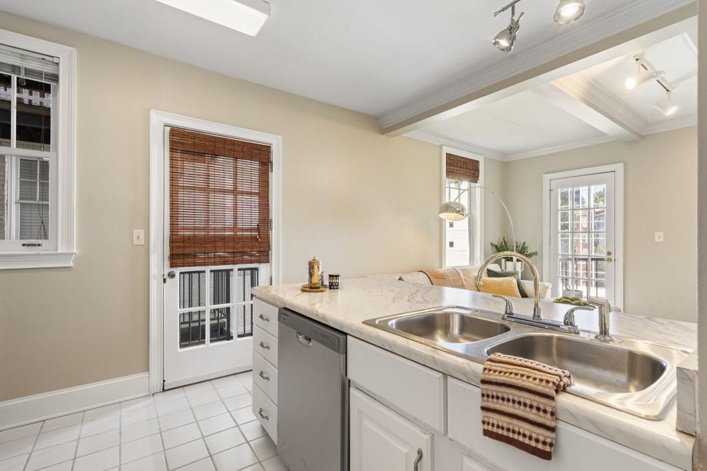 2840 Peachtree Road NW Unit 406