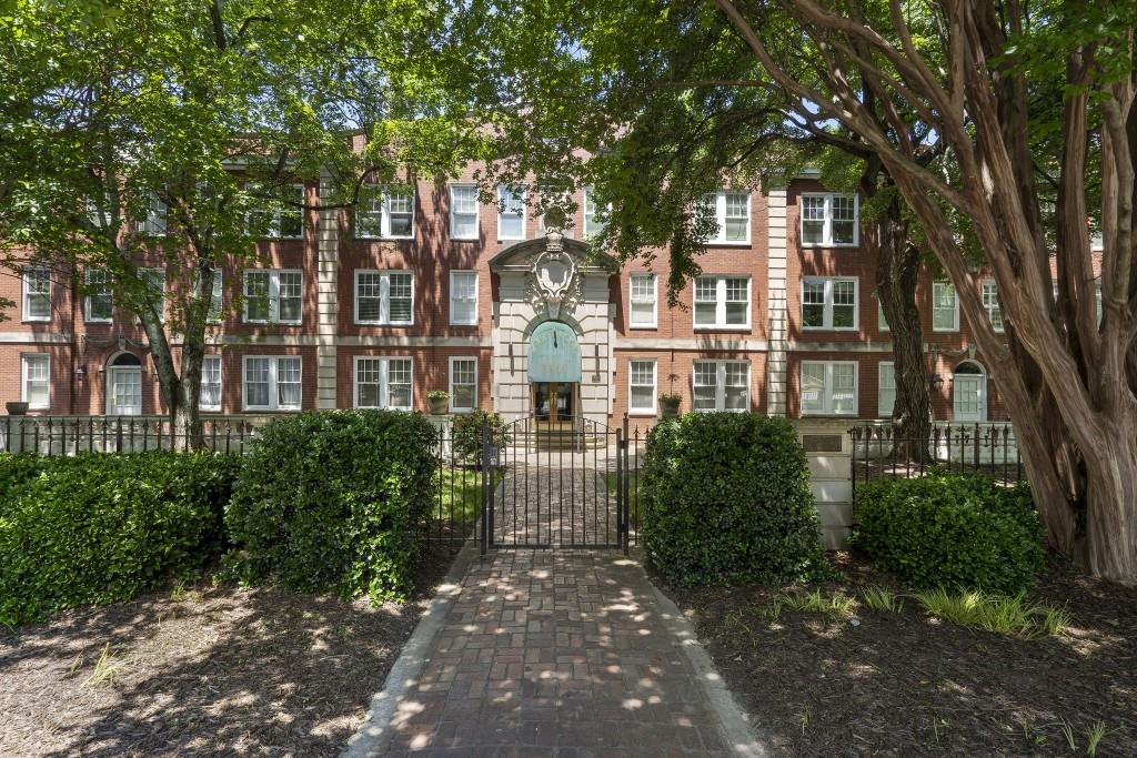 2840 Peachtree Road NW Unit 406