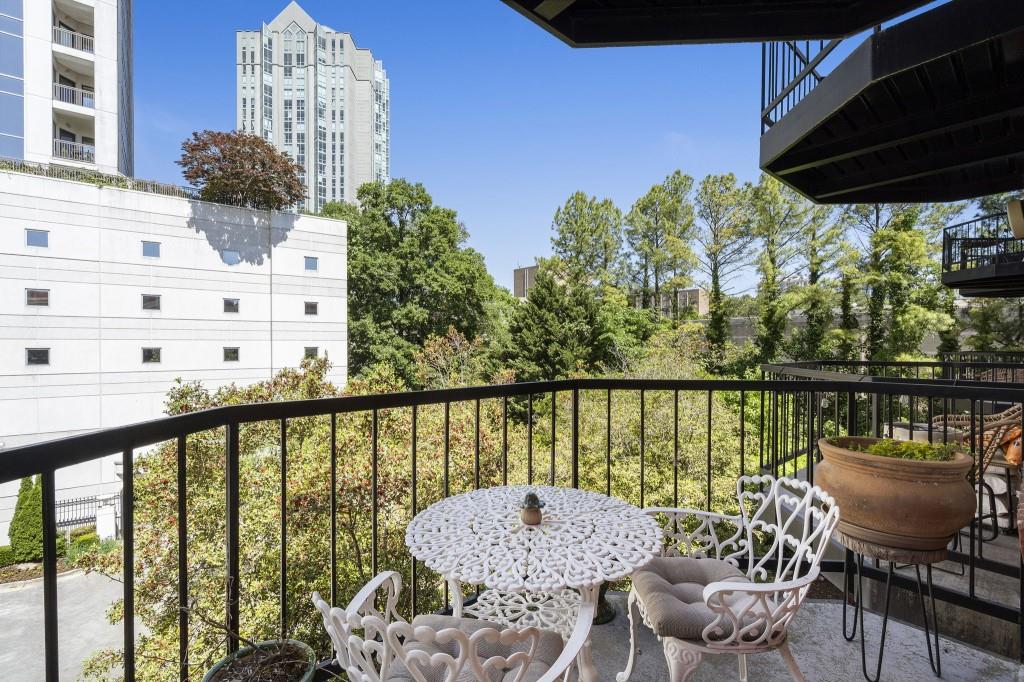 2840 Peachtree Road NW Unit 406