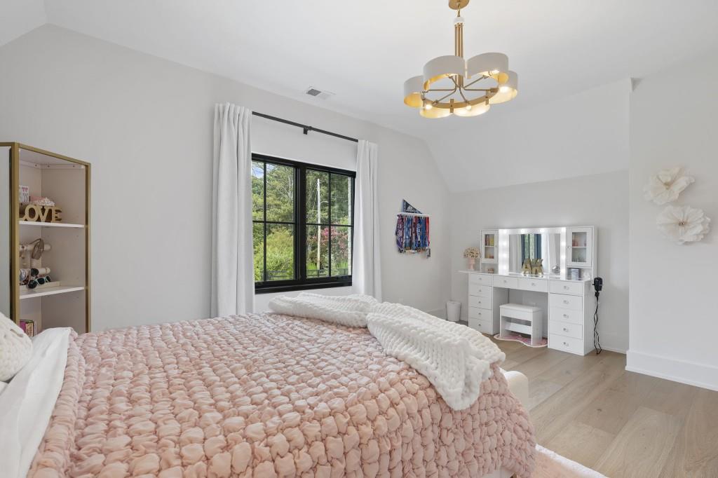 1022 Lyndon Lane